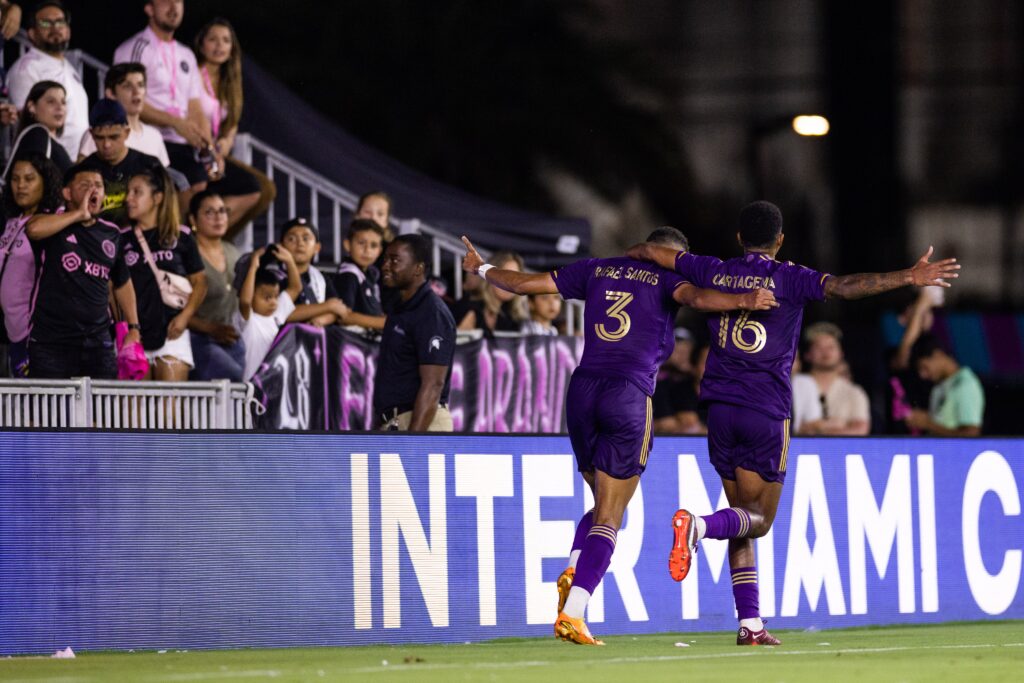 orlando city players celebrating