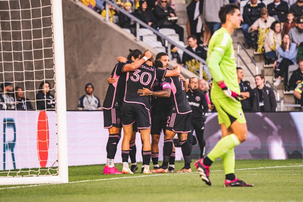 inter miami players celebrating a goal